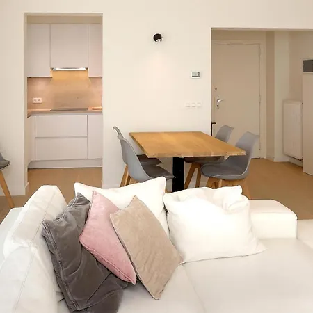 2 Bedroom Amazing In Oostende