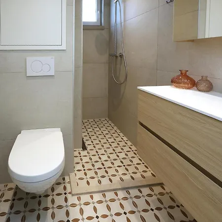 2 Bedroom Amazing In Ostende